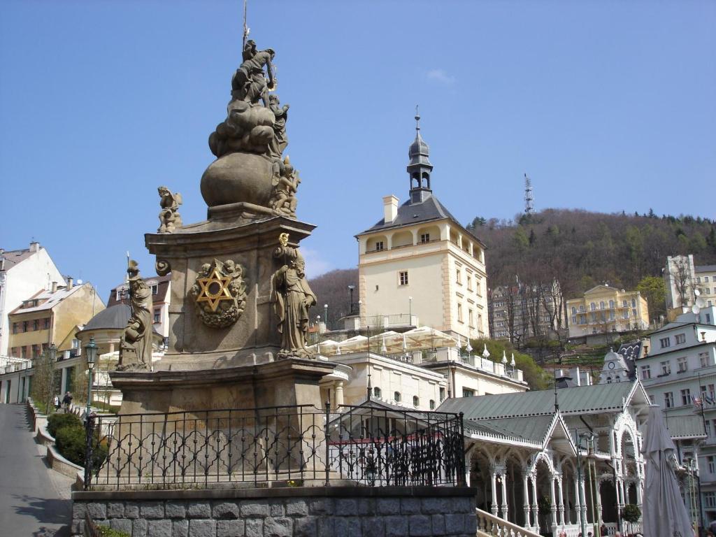 Hotel Zlaty Sloup Karlovy Vary Exterior foto